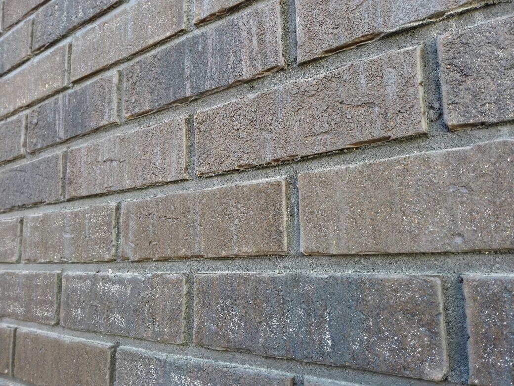 Кирпич клинкерный облицовочный пустотелый Feldhaus Klinker K697WDF sintra geo ручная формовка, 215*102*65 мм