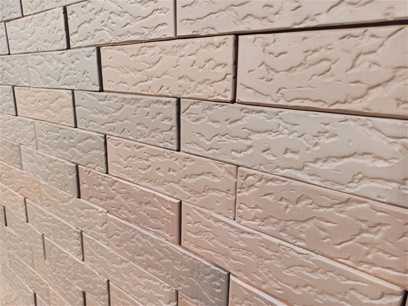 Кирпич облицовочный пустотелый ВВКЗ графит дуб 0,7НФ 250*85*65 мм